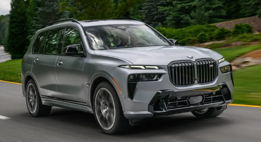 2023 BMW X7 First Drive的驾驶测评