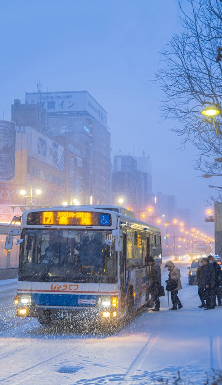 2023浪漫城市雪景壁纸高清 壁纸图片2023最新款风景