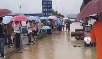 下雨天考驾照技巧分析