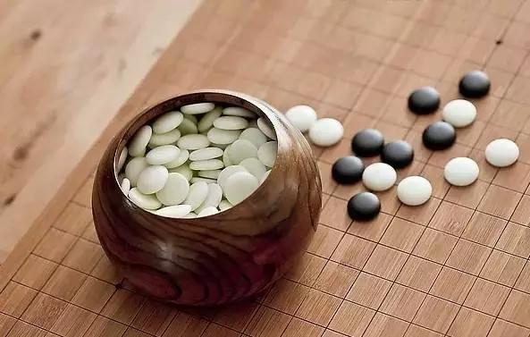 人生如棋，步步相随，落子无悔