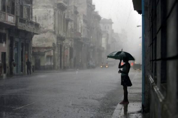 下雨天，怎么办，我好想你……